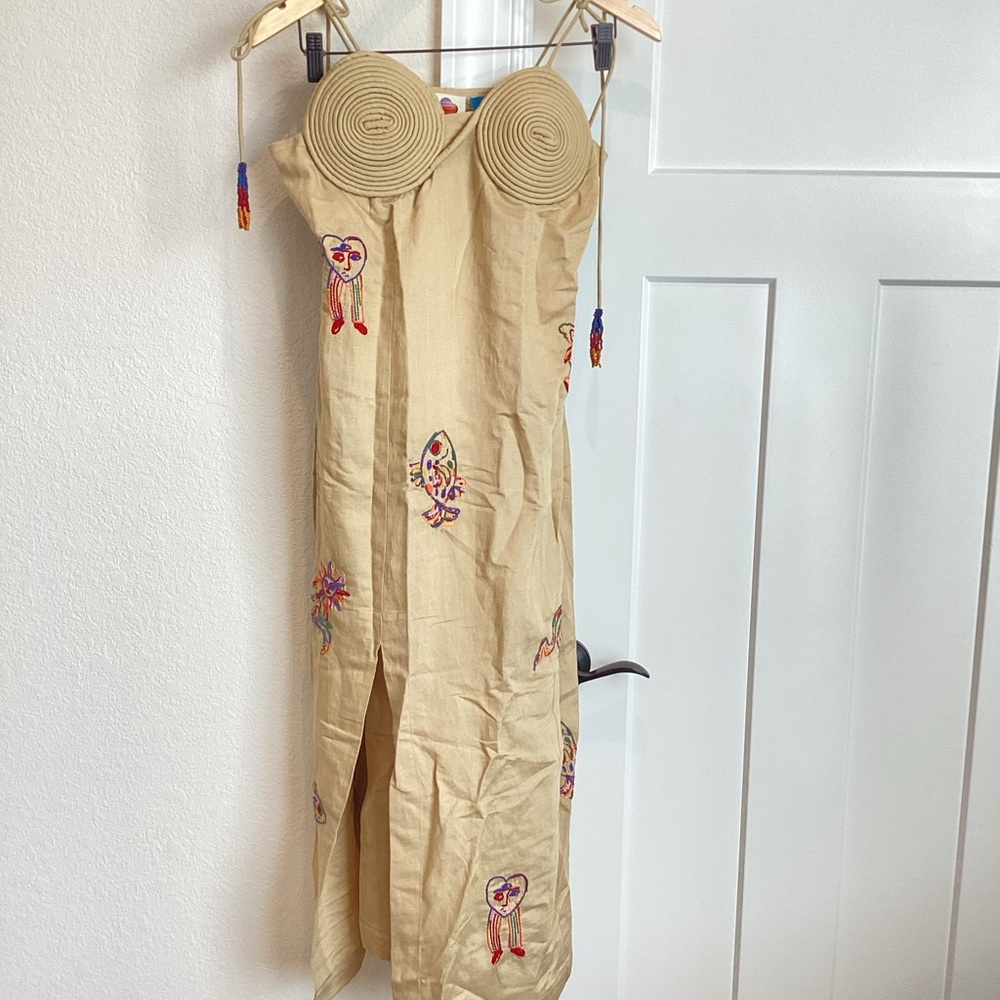 🐟 FARM Rio Anthropologie Embroidered Linen Dress Tan Fish Snake Floral New - Picture 5 of 16